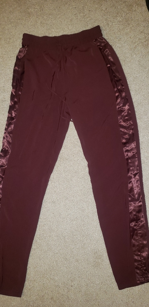 Wine dress joggers S